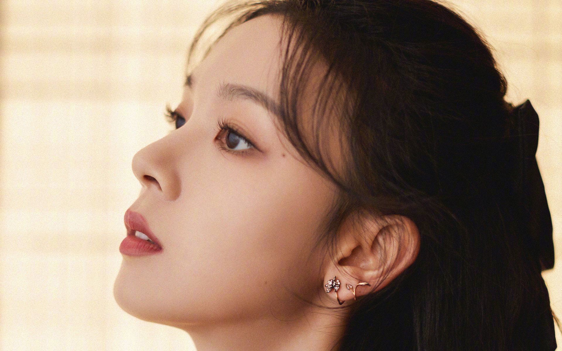 开云体育官方网入口-《虚拟装备带火：电竞界的潮流新宠》，虚拟装备交易合法吗