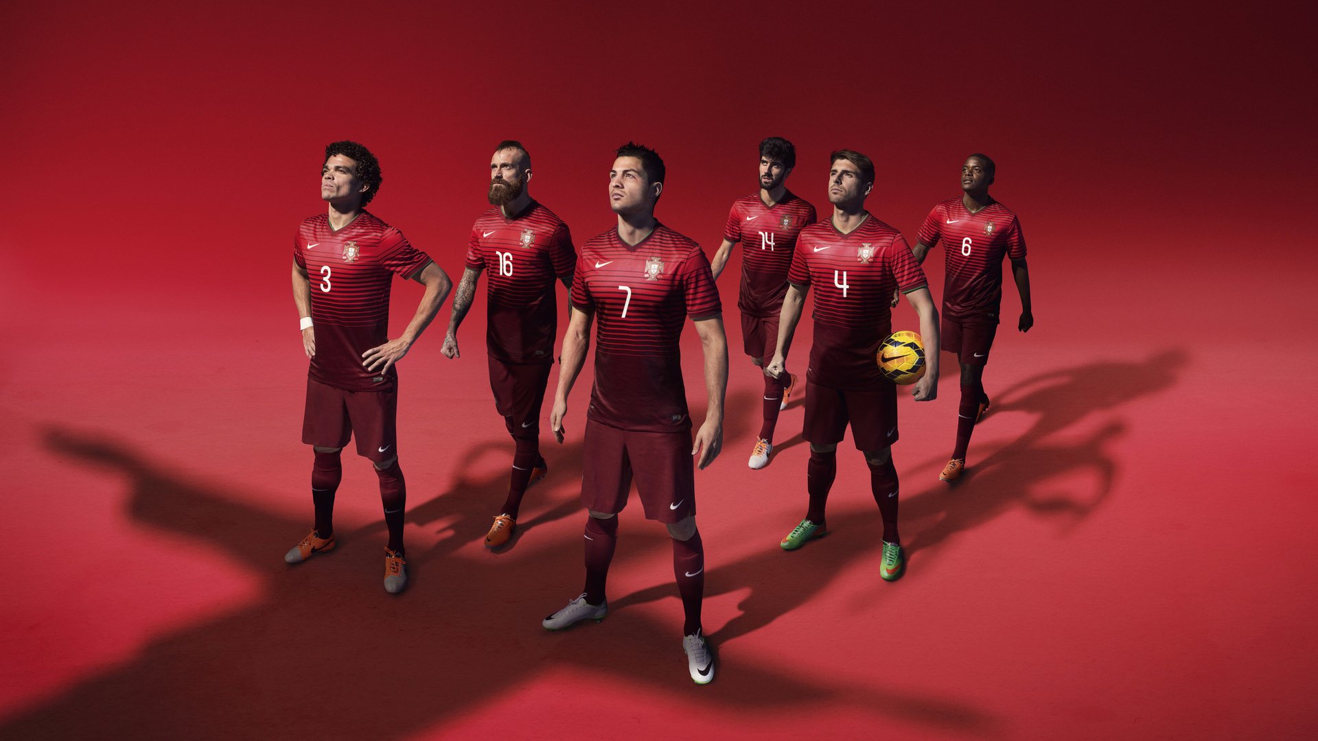 开云网页版-凯撒酋长主场气氛堪比欧洲豪门，球迷热情高涨，凯撒踢球