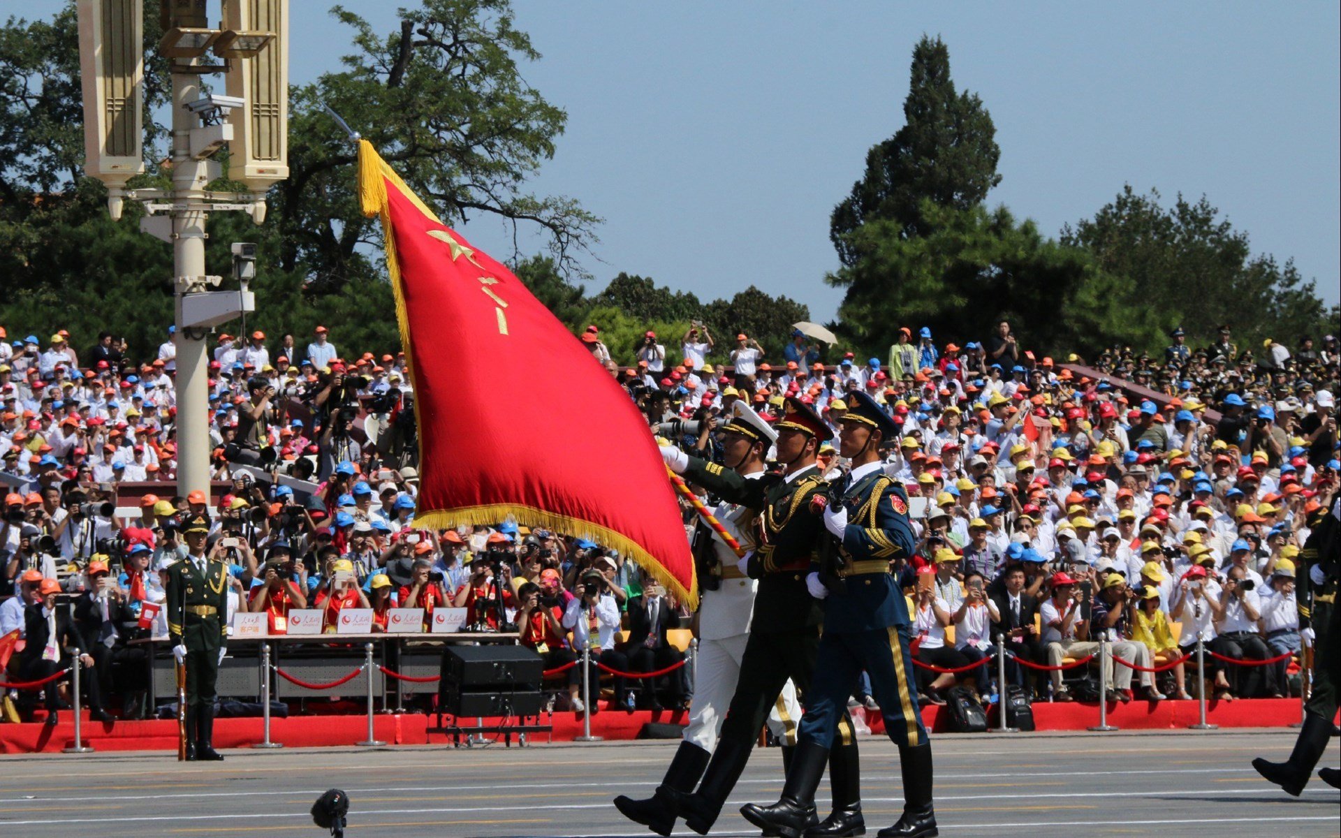 开云体育官方下载-欧洲杯快节奏对决：攻防转换令人目不暇接，欧洲杯进阶
